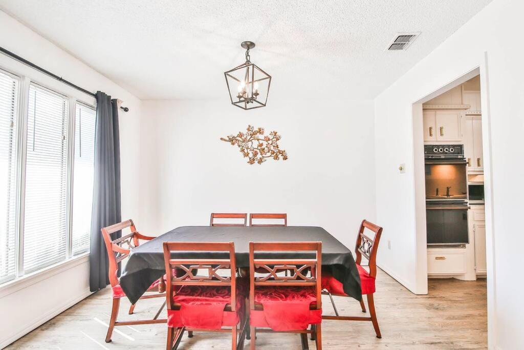 Hot Tub, Privacy, Sleeps 11 & Tons Of Space! ラボック エクステリア 写真
