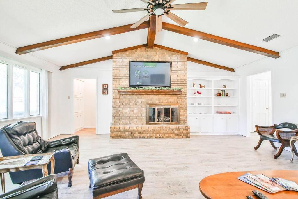Hot Tub, Privacy, Sleeps 11 & Tons Of Space! ラボック エクステリア 写真